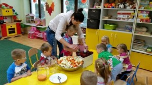 Skrzaty poznaja warzywa i owoce 103