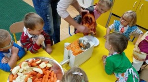 Skrzaty poznaja warzywa i owoce 122