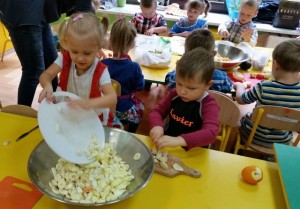 Skrzaty poznaja warzywa i owoce 35